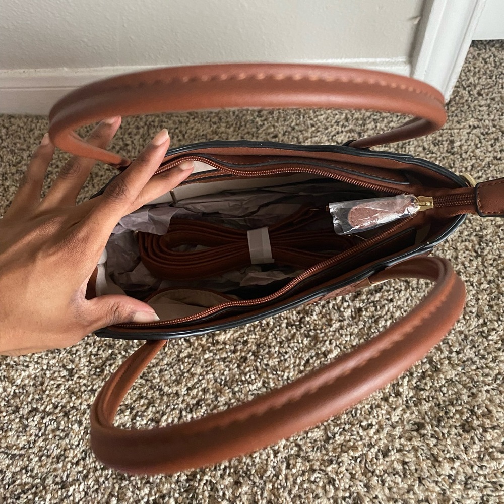 Purse - Picture 2 of 3
